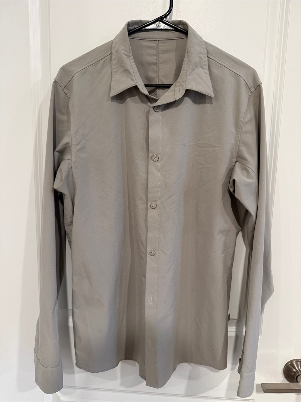 lululemon athletica Men's Long Sleeve Button-Down Shirt - Light Gray
